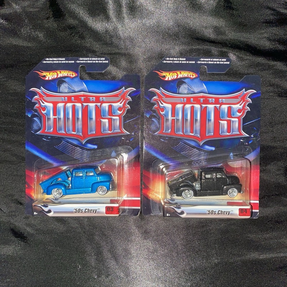Hot Wheels Ultra Hots Kar Keepers Exclusive 50s Chevys